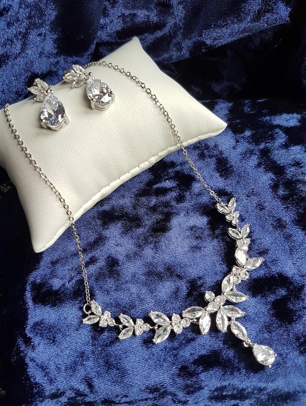 Swarovski Elements Platinum Marquis Teardrop Leaf Chain Necklace & Earrings SET - Picture 5 of 14